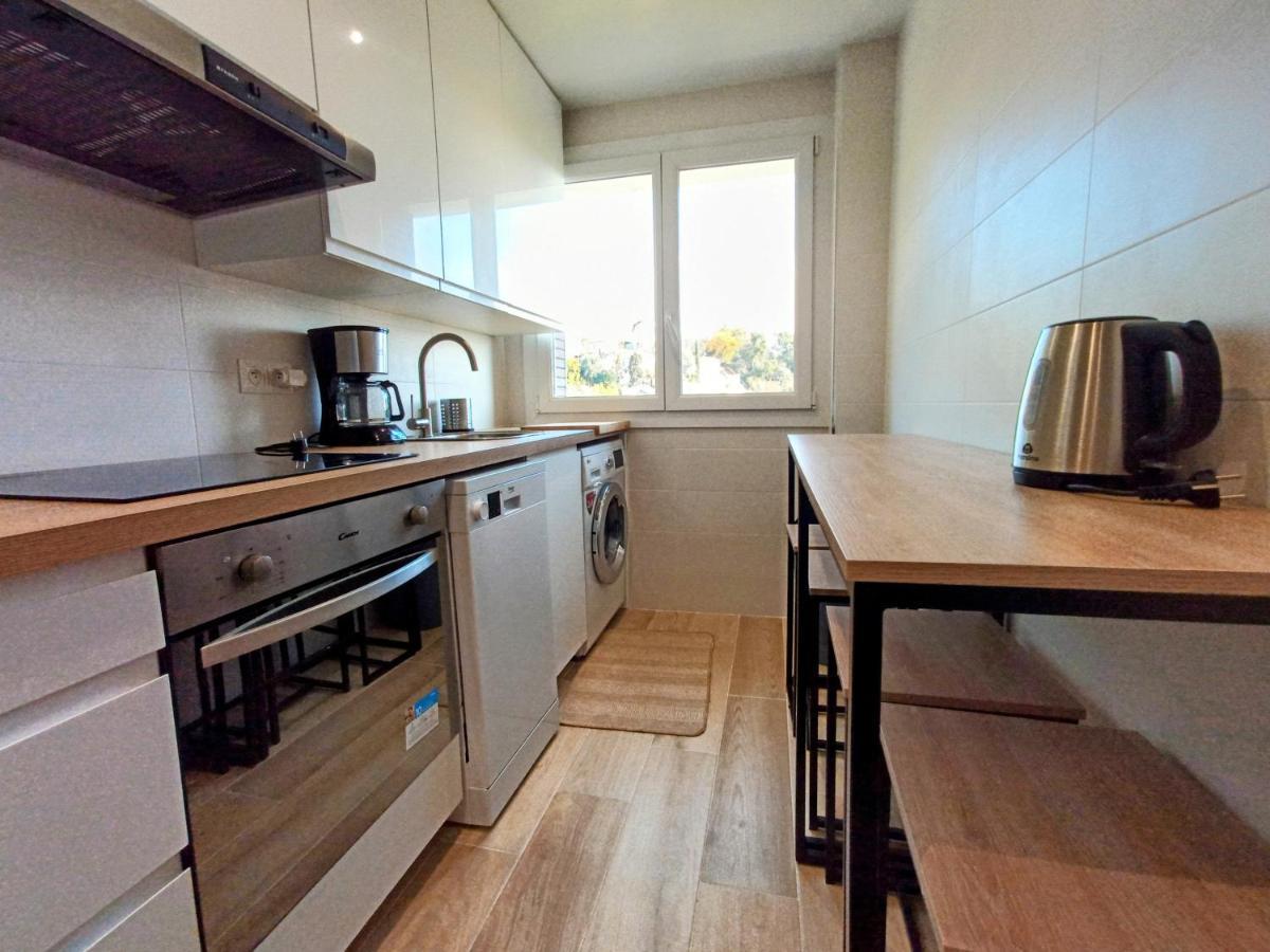 Private Room In Renovated Apartment - Tram 1 Min Walk Nice Extérieur photo