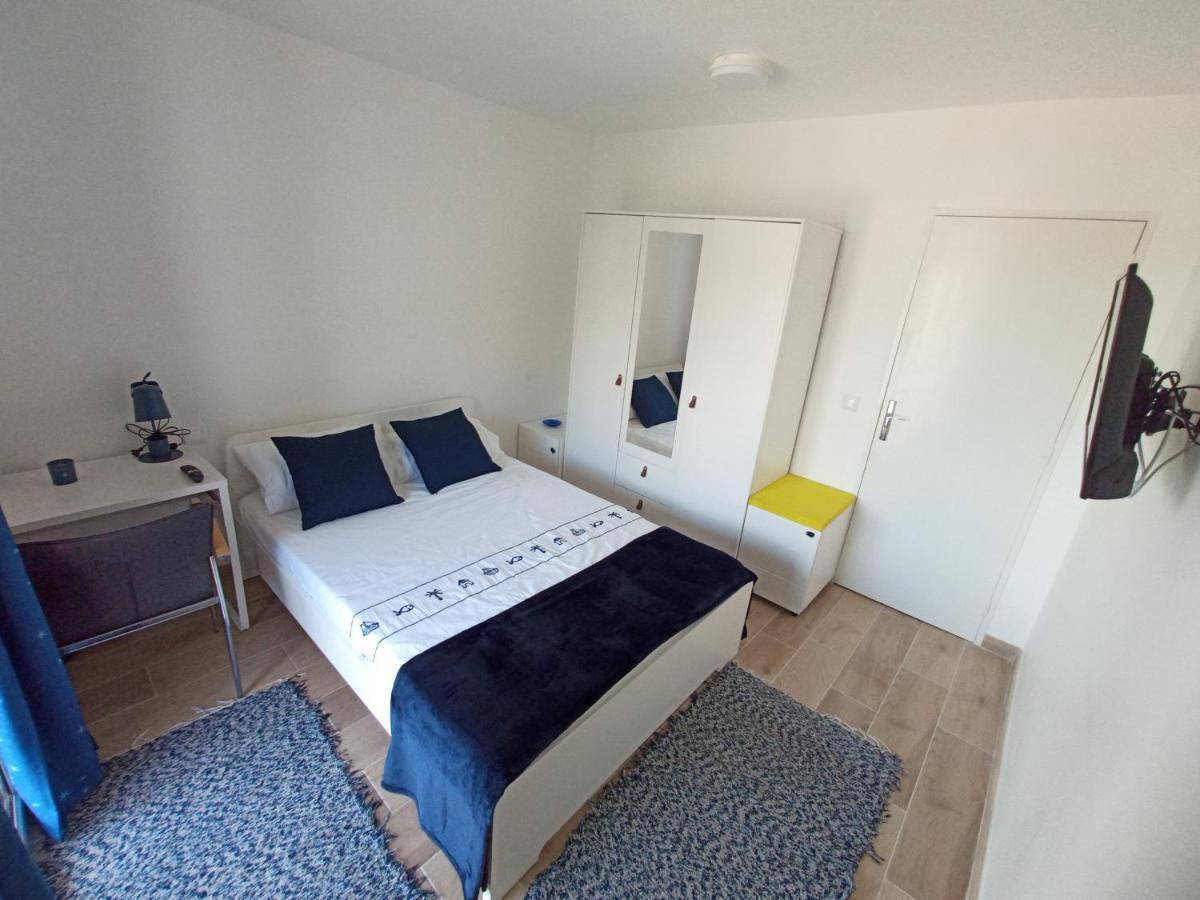Private Room In Renovated Apartment - Tram 1 Min Walk Nice Extérieur photo