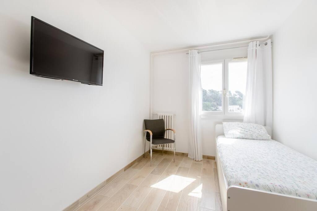 Private Room In Renovated Apartment - Tram 1 Min Walk Nice Extérieur photo