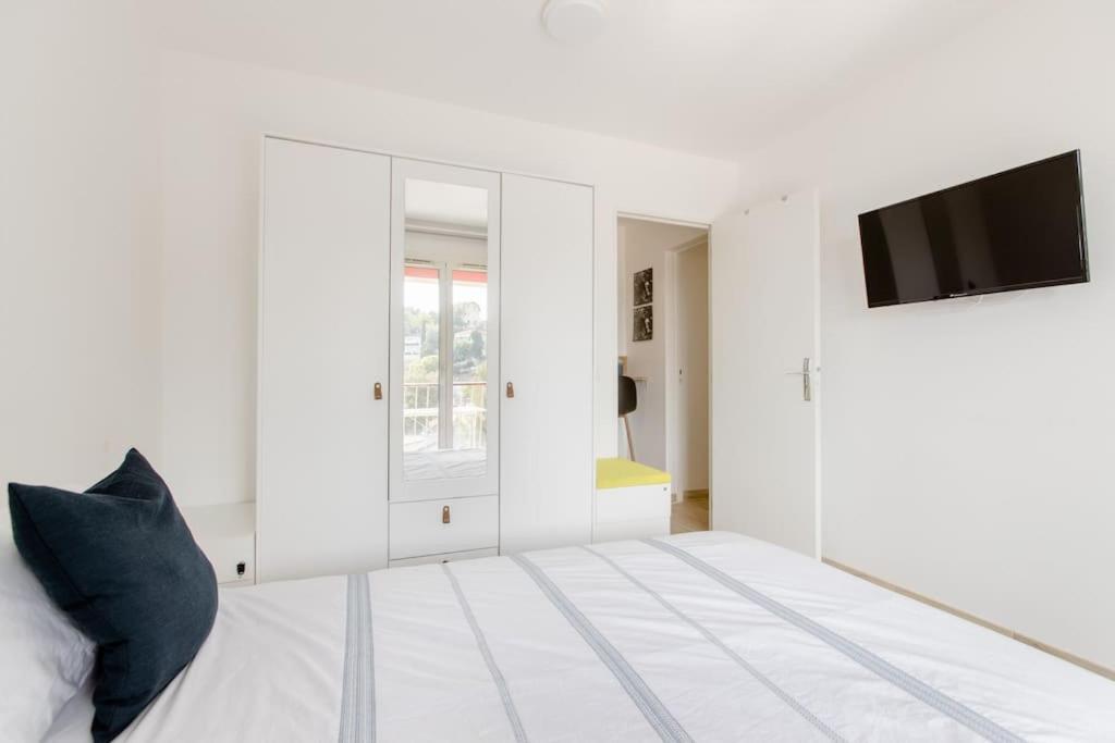 Private Room In Renovated Apartment - Tram 1 Min Walk Nice Extérieur photo